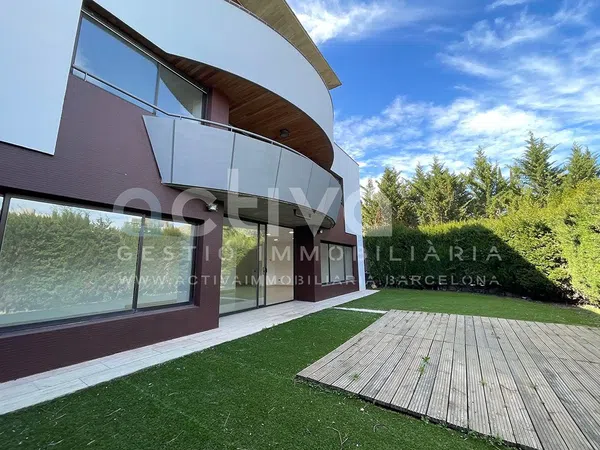 Chalet pareado en La Miranda - Ciutat Diagonal - Foto 2