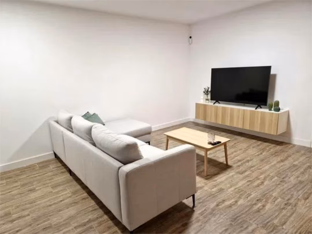 Piso en  Calle Hermanos Maffiotte 8
