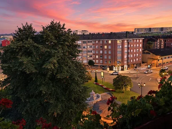 Piso en Plaza de los Cuatro Caños, 1, Corredoria-La Carisa-Prado de La Vega - Foto 1