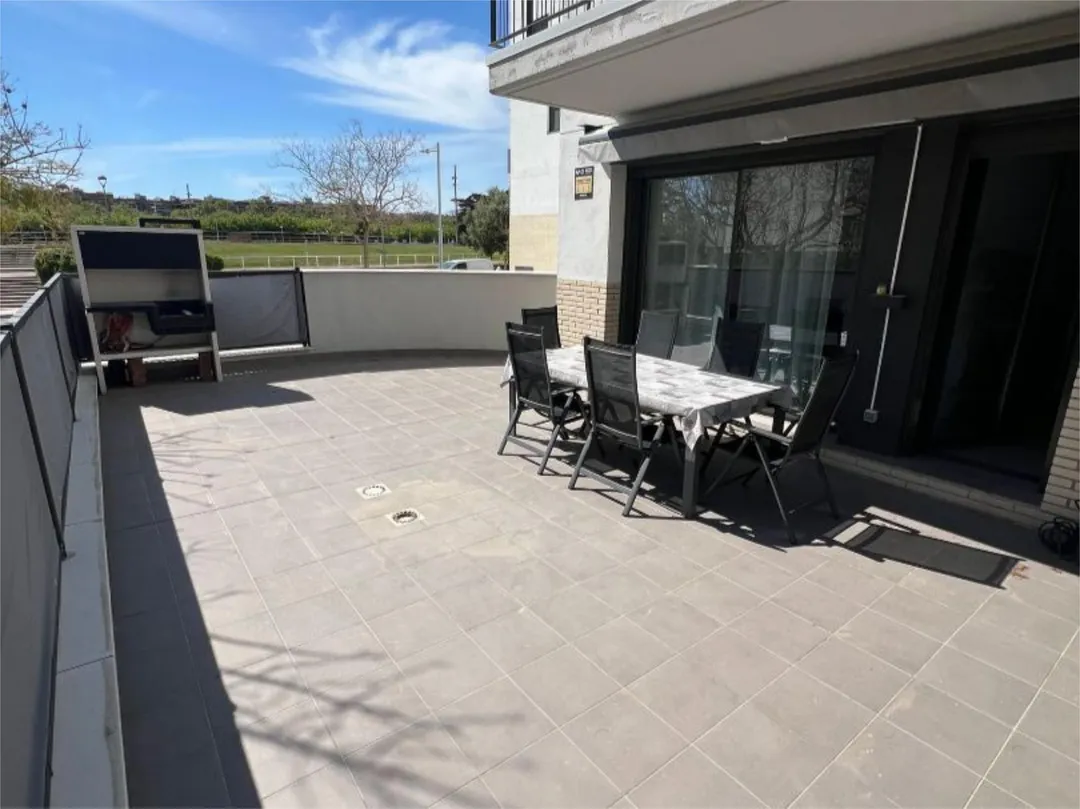 Piso en  Carrer Pedagoga Marta Mata 12 - Foto 3