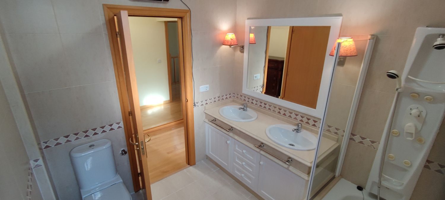 Chalet adosado en Elviña - A Zapateira - Foto 24