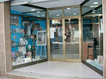 Local comercial en  Calle DEMOSTENES DE - Foto 3