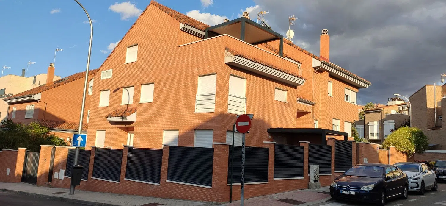 Chalet pareado en calle de Álvaro Cunqueiro, 32 - Foto 1