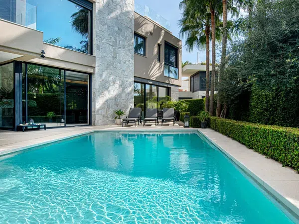 Casa independiente en Barrio La Carolina-Guadalpín - Foto 32