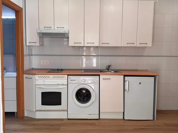 Estudio en Calle de Antonio López, Comillas - Foto 1