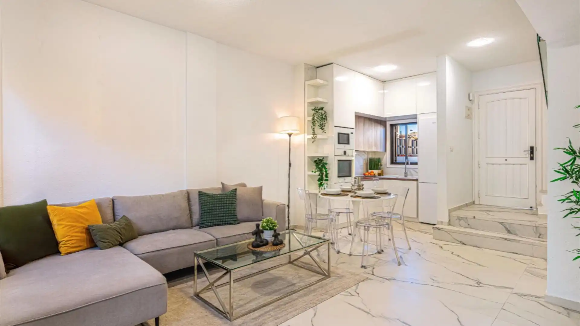 Casa adosada en  Calle Armiche 28 - Foto 4