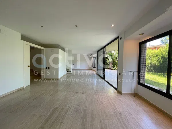 Chalet adosado en Calle dels Lleons - Foto 6