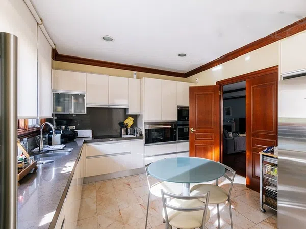 Casa independiente en Urb. puerta de hierro Barrio Ciudad Universitaria