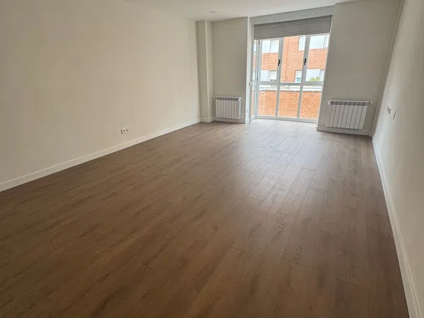 Piso en calle del Ailanto, 52