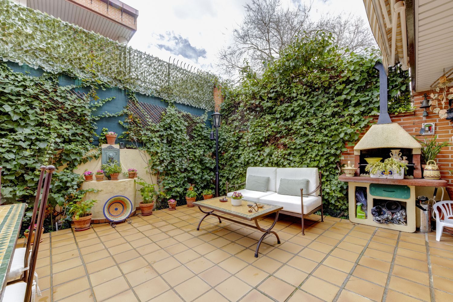 Chalet adosado en Barrio Valdezarza - Foto 4