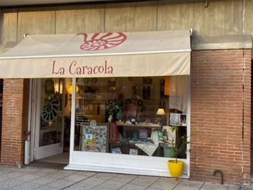 Local comercial en  Calle la Regenta 1 - Foto 1
