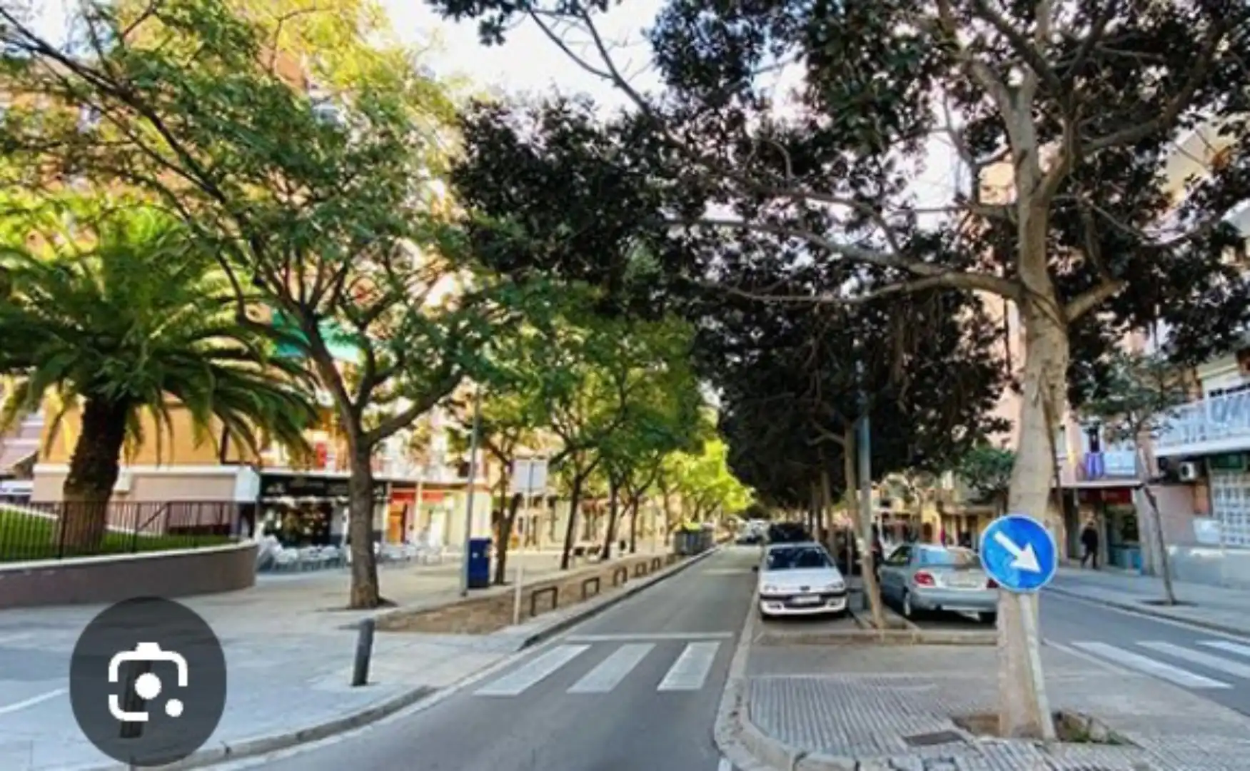 Casa adosada en  Avinguda de Josep Tarradellas 12 - Foto 2