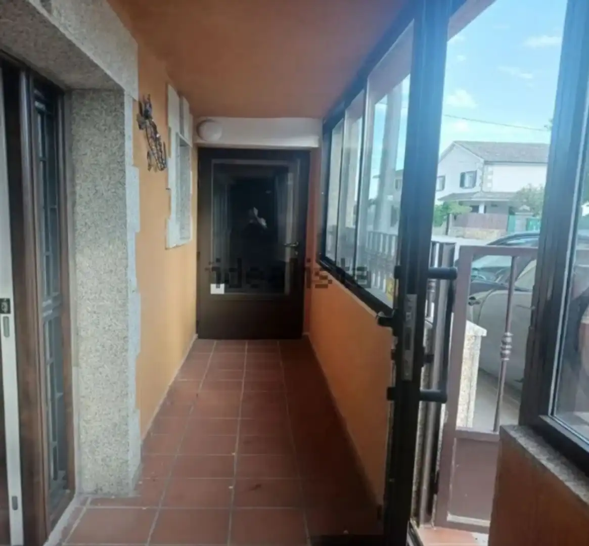 Casa adosada en  Avenida de la Estacion 122A - Foto 2