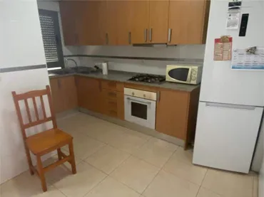 Piso en Avenida Fuerzas Armadas - Foto 1