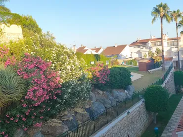 Casa adosada en  Calle e Ramos de Sierrezuela 42 - Foto 4