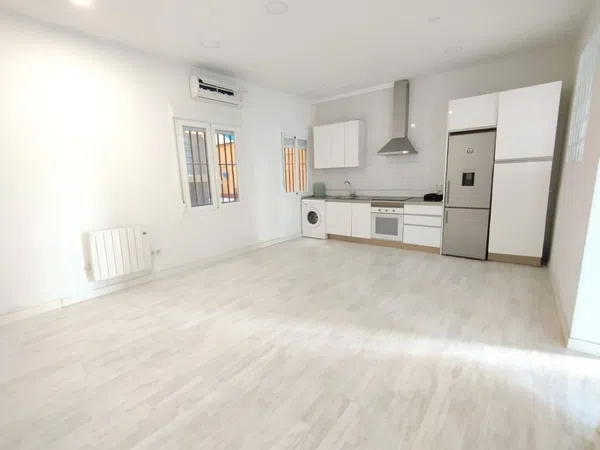 Piso en Calle de Alejandro Saint Aubin, Chopera - Foto 1
