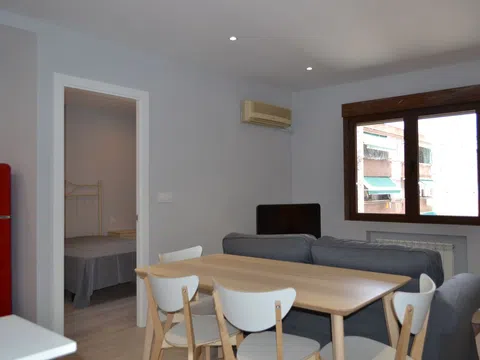 Piso en calle de Canillas, 27