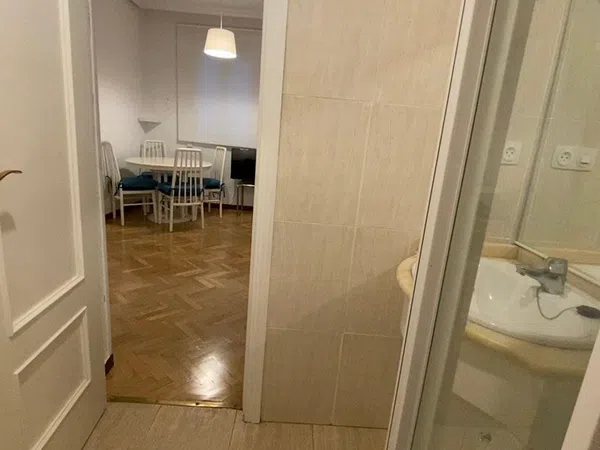 Piso en calle de Donoso Cortés, 39