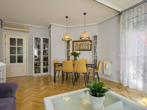 Piso en avenida del Talgo, 127