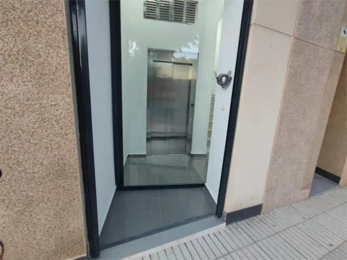 Local comercial en avenida germanias el campello - Foto 5