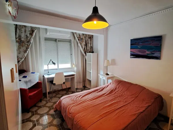 Piso en artes y oficios, 27