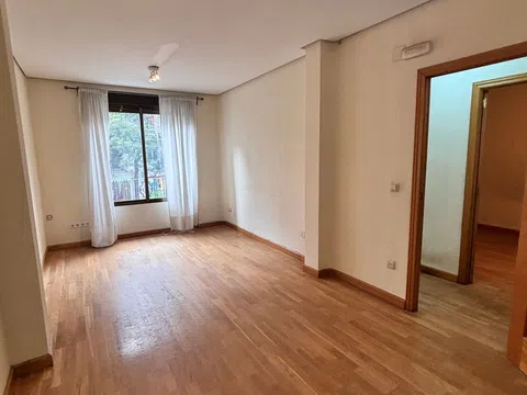 Piso en calle de Narváez, 23