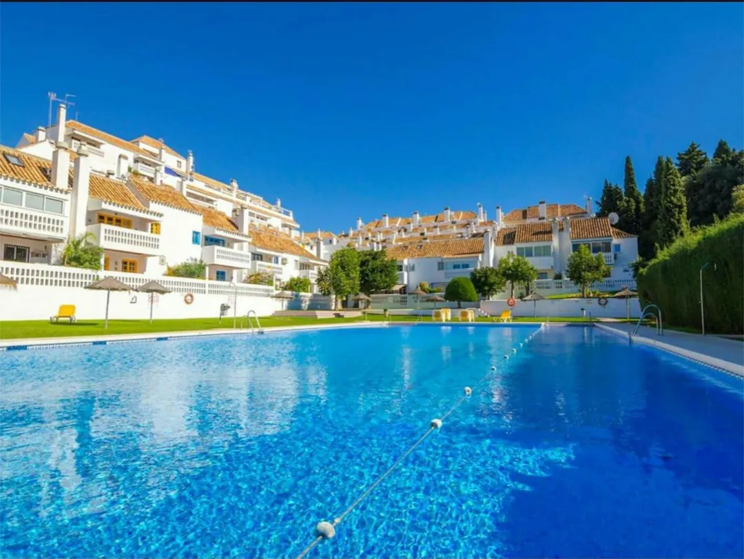 Casa adosada en  Avenida de Gran Bretaña 26 - Foto 1