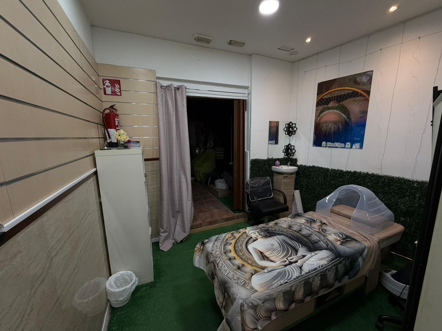 Centro estético, peluquería en traspaso en Calle Llobregat - Foto 2