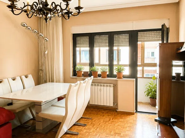 Piso en Avenida Portugal, 15, Centro, Centro - Foto 1