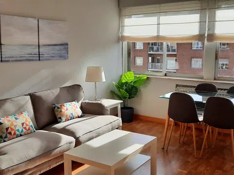 Piso en calle de la Infanta Mercedes, 62