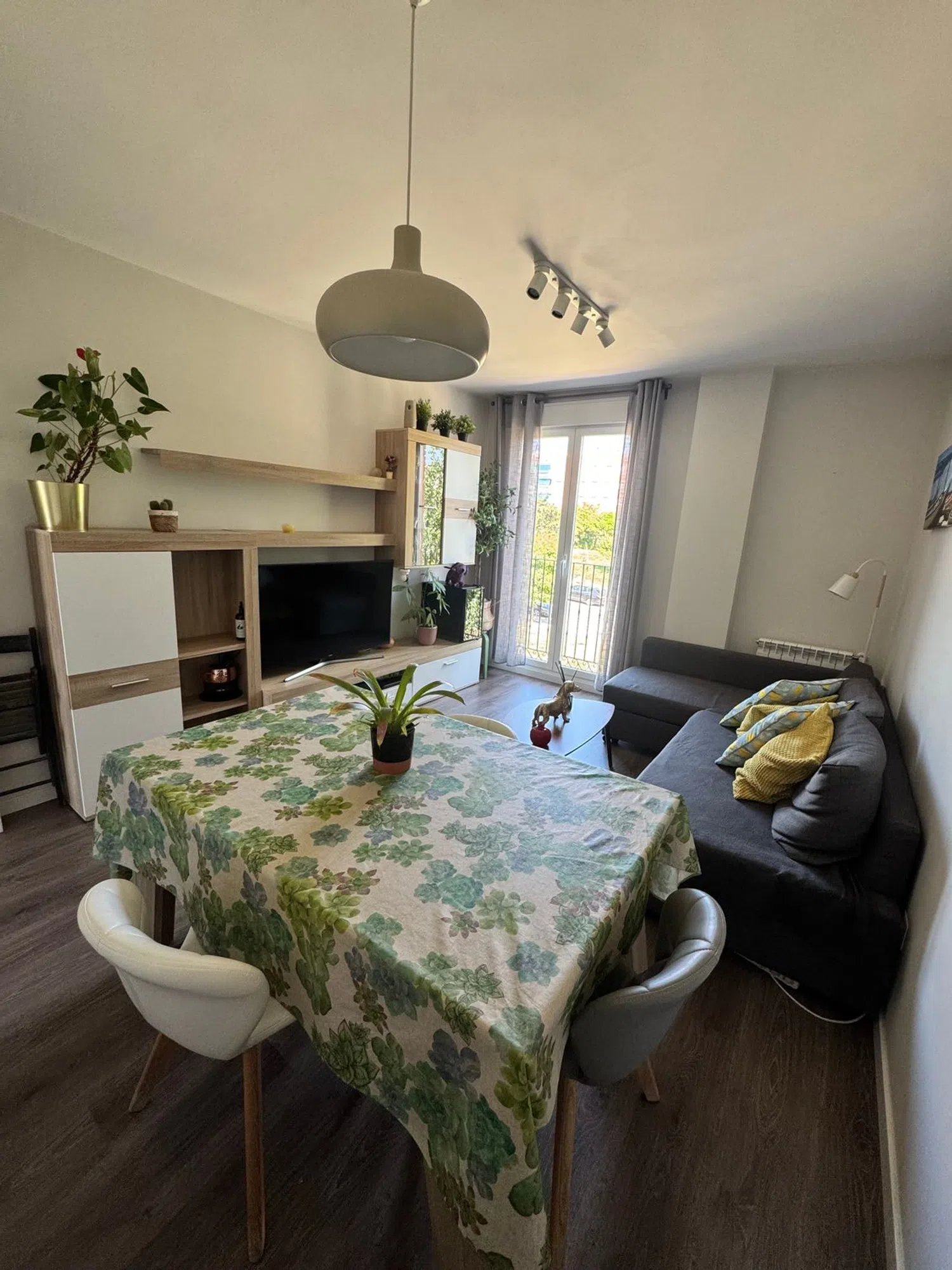 Piso en Barrio Numancia - Foto 1