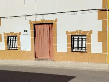 Planta baja en  Calle Aradilla 17 - Foto 1