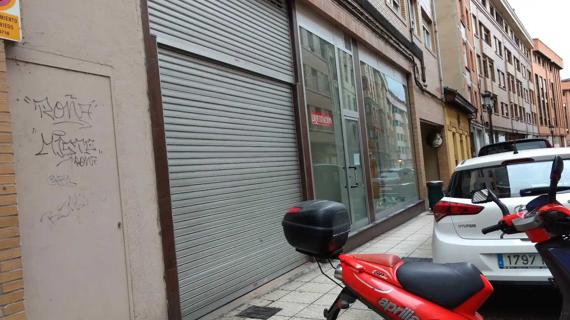 Local comercial en Oviedo - Foto 5