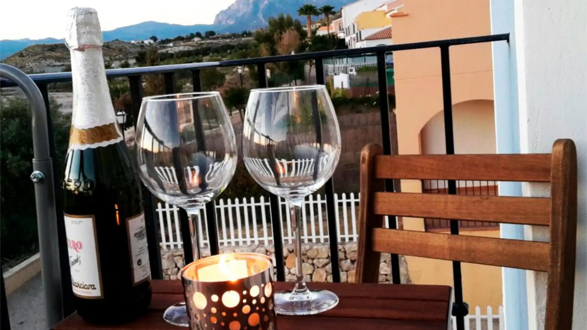 Casa adosada en  Carrer del Ressol 5 - Foto 1