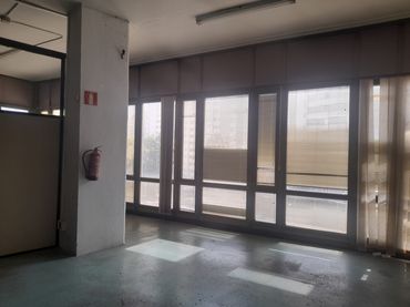 Local comercial en  Travessera Industrial - Foto 1
