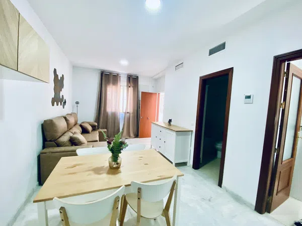 Piso en avenida Reyes Católicos, 55 - Foto 1