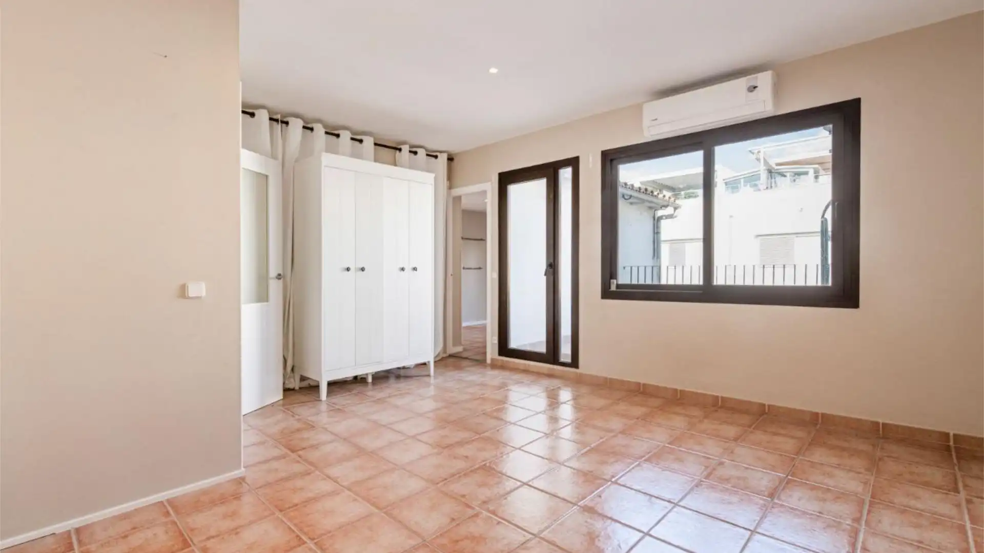 Casa adosada en  Carrer de la Palmera 23 - Foto 8