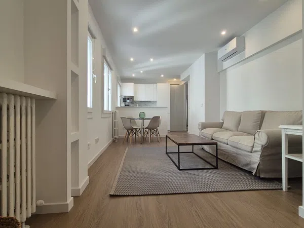 Piso en plaza del Biombo, 5