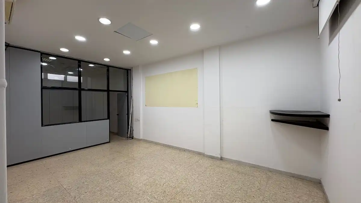 Local comercial en  Carrer de la Cooperativa - Foto 4