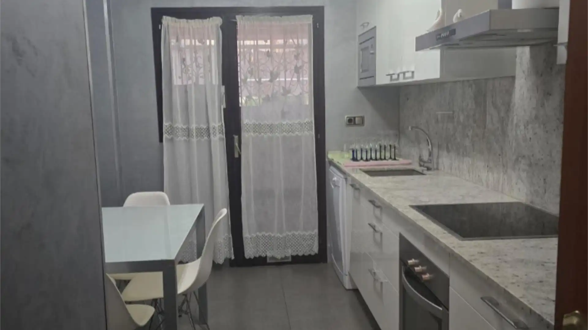 Piso en  Carrer Joan Miró 1 - Foto 3