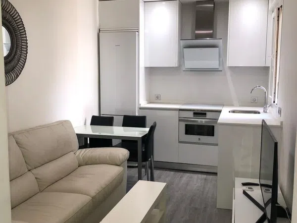 Piso en calle de Benito Gutiérrez, 14