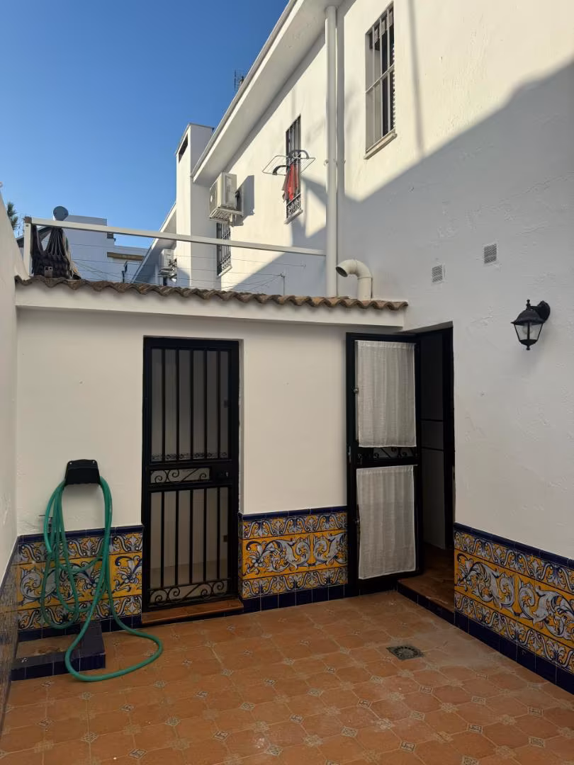 Casa adosada en  Calle Carlos I de España 4 - Foto 6