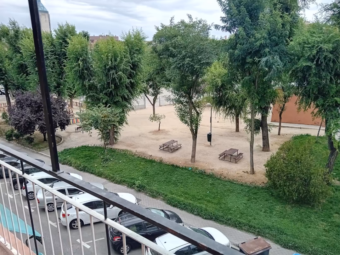 Piso en  Calle de Eusebio Morán 21