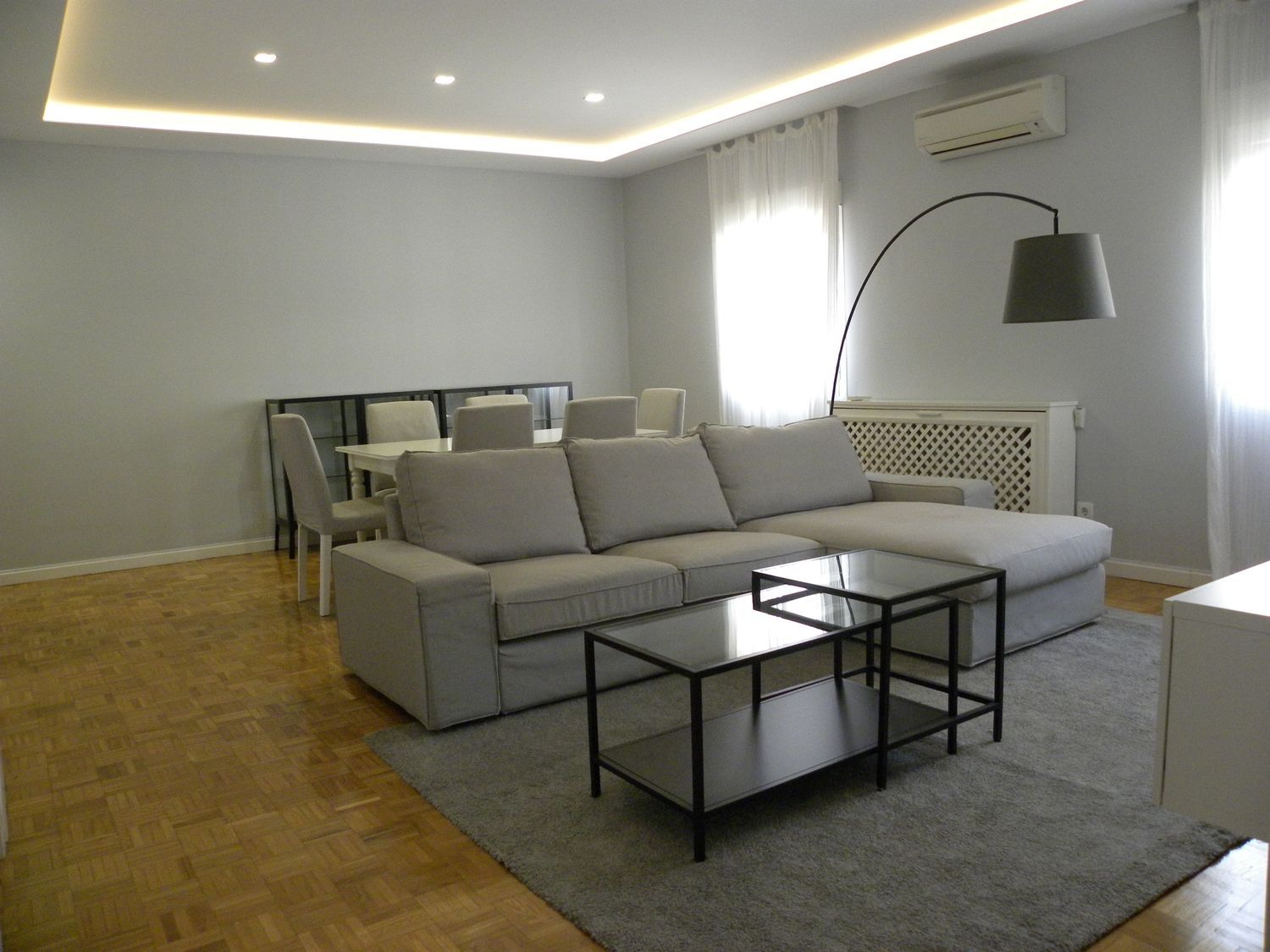 Piso en calle Alcalá, 323