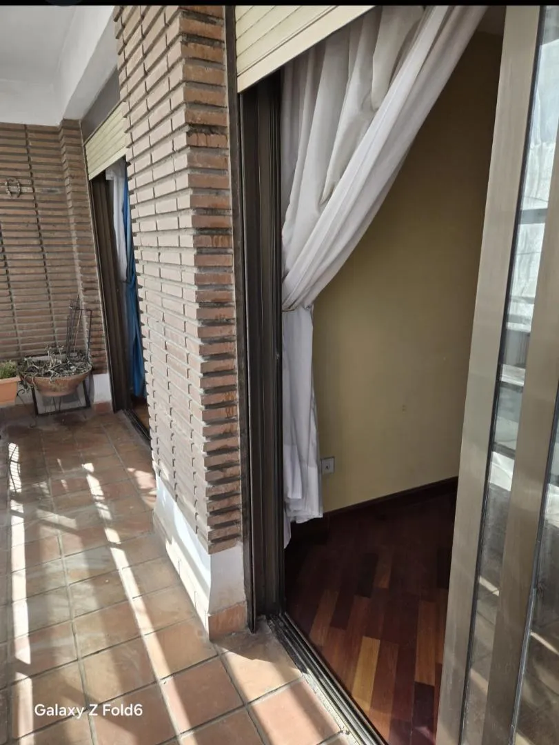 Piso en  Carrer de Ciril Amorós 42 - Foto 2