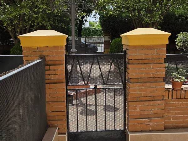 Chalet adosado en Plaza Rocío, 5, Reina Mercedes - Heliópolis - Foto 2