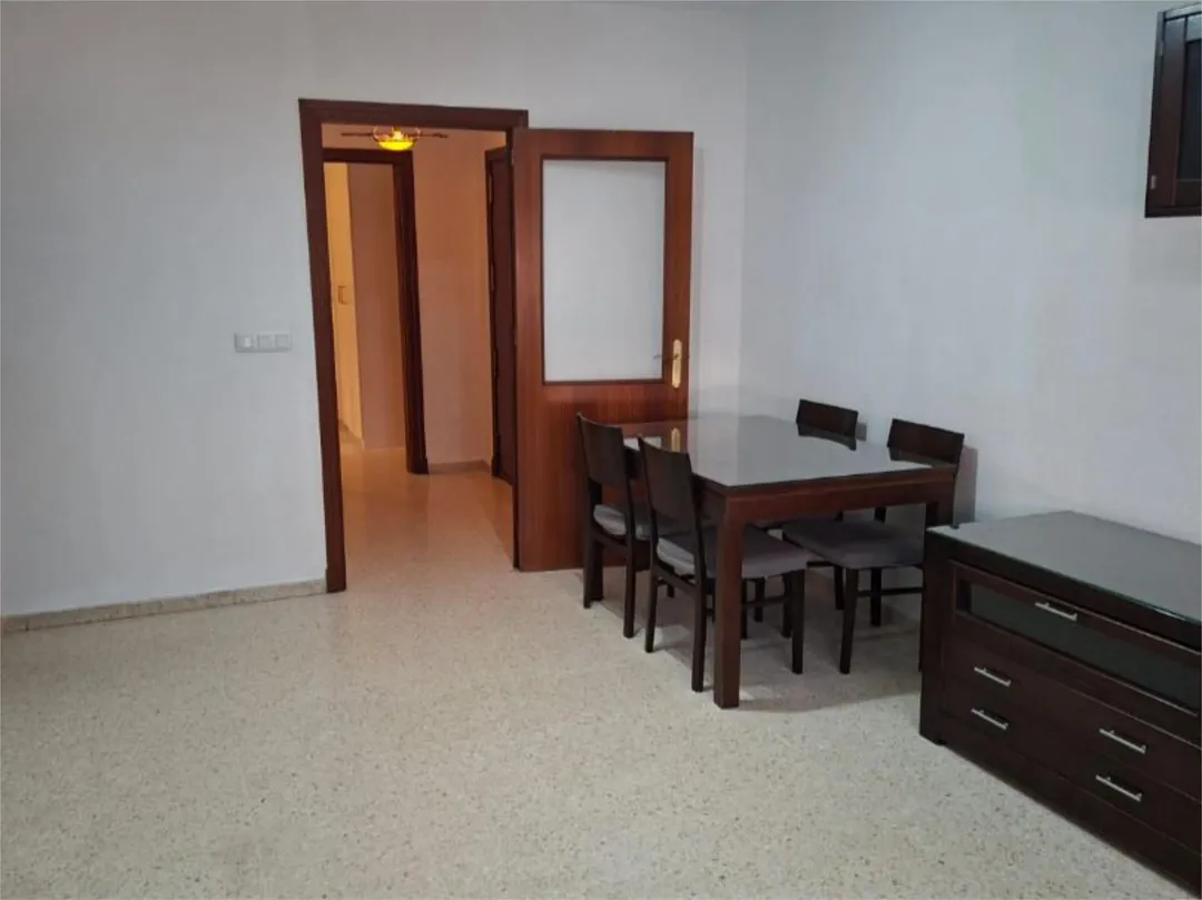 Piso en  Calle Arquitecto Hernández Rubio 3 - Foto 3