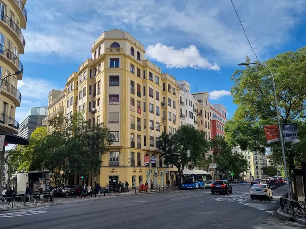 Dúplex en calle Alcalá, 104