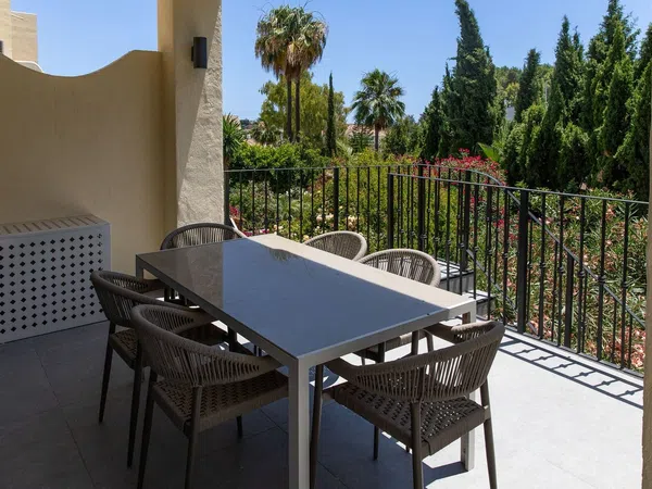 Chalet adosado en Urbanización Los Pinos de Aloha, 10, Aloha - Foto 5