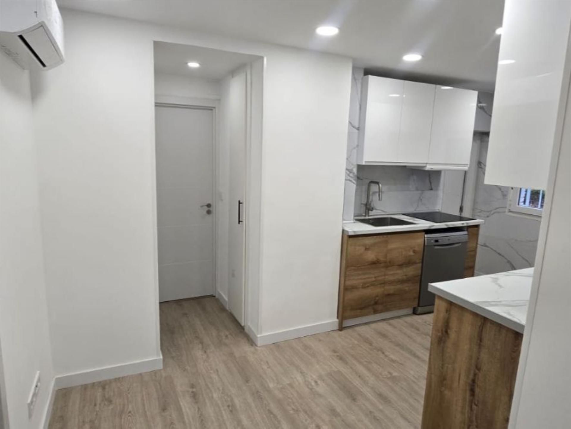 Piso en  Calle Almonacid 1